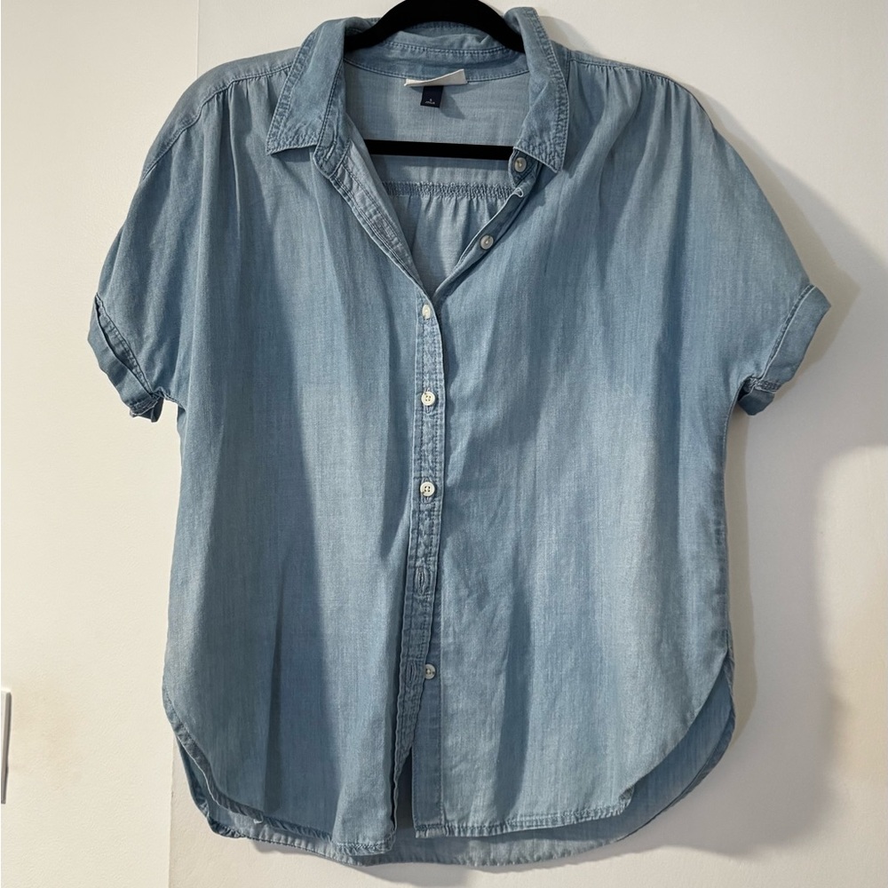 Universal Thread Light Casual Light Denim Button Down Shirt